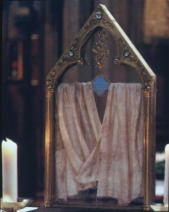 The relic of the Virgins nightgown at Chatres Cathredral (image takenhttp://sites.tufts.edu/textilerelics/2011/02/08/marian-relics/)