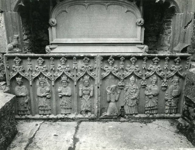 Tomb depicting the three magi at Strade 