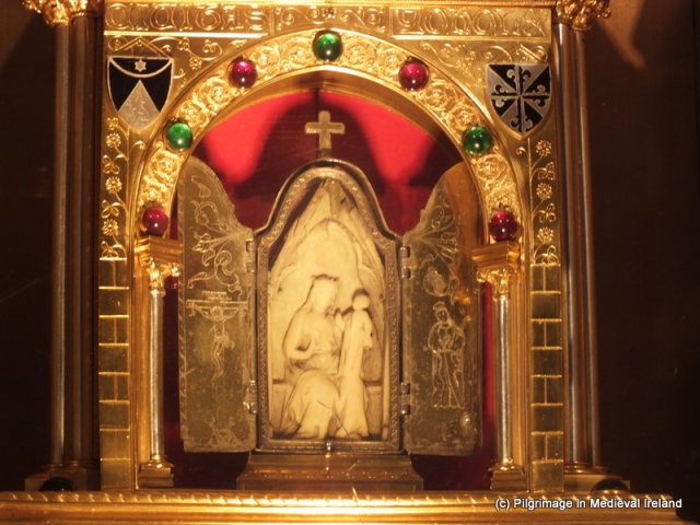 4.1A Our Lady of Graces encased in a silver shrine