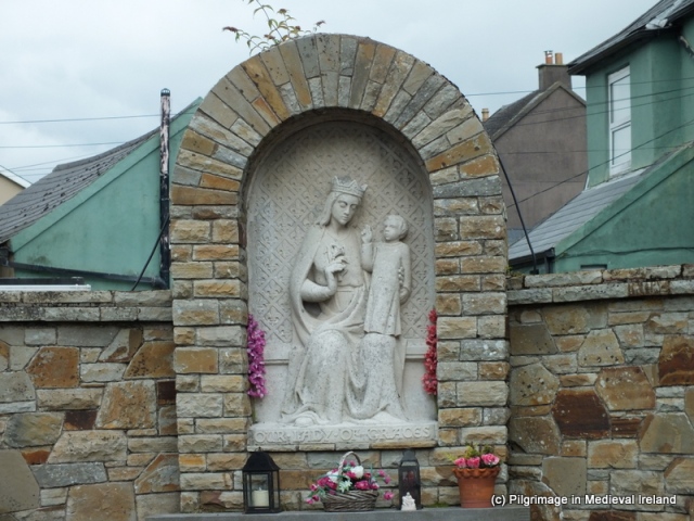 4.1B Seamus Murphy's statue in Yougal inspired by Our Lady of Graces